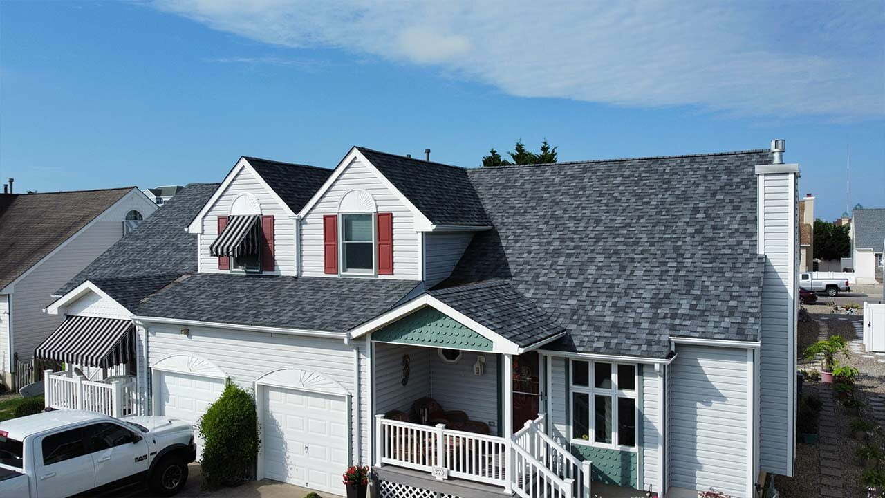 Read more about the article The Benefits of Hiring an Experienced Roofing Contractor